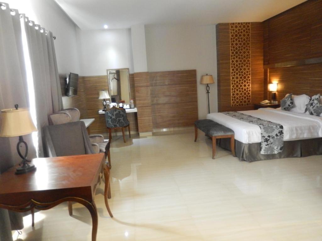 Grand Amira Hotel Solo, Azana Hotels Collection Exterior foto